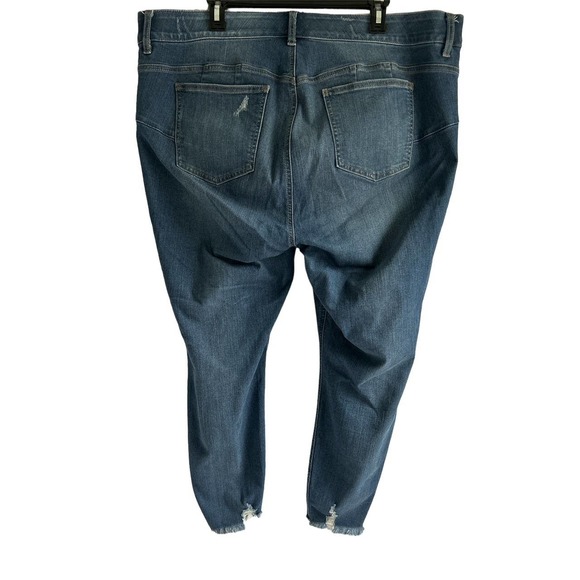 Torrid Size‎ 22R Bombshell Skinny Destressed Medium Wash Jeans - Picture 2 of 5